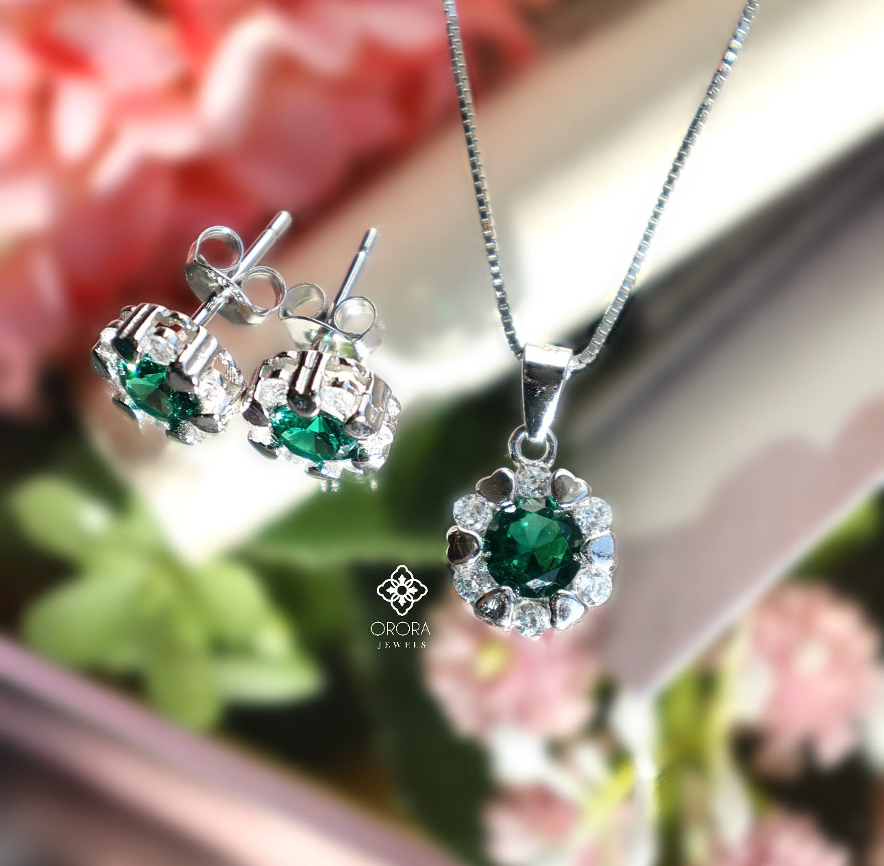 Petite Emerald Flower